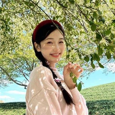 老艺术家孙女被曝豪车代步炫富，凌晨社交平台画面流出